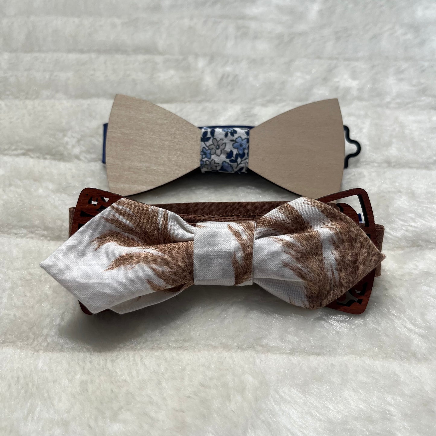 Nœud papillon blanc à motif blé