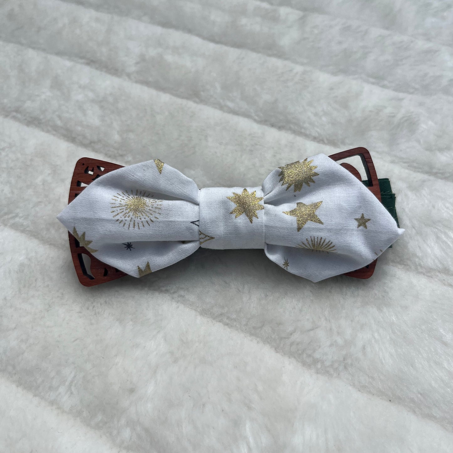 Nœud papillon blanc étoilé