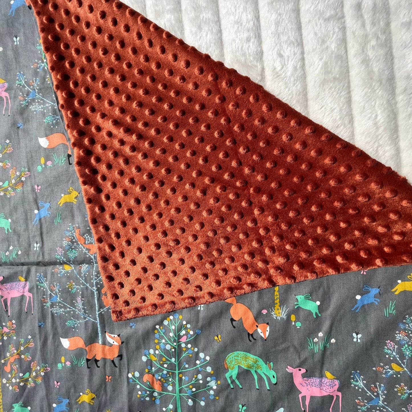 Plaid à motif forestier