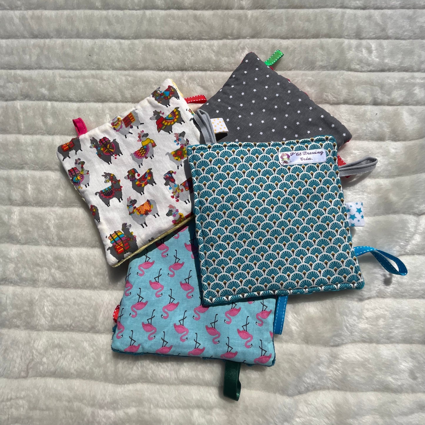 Doudou plat à motif lama