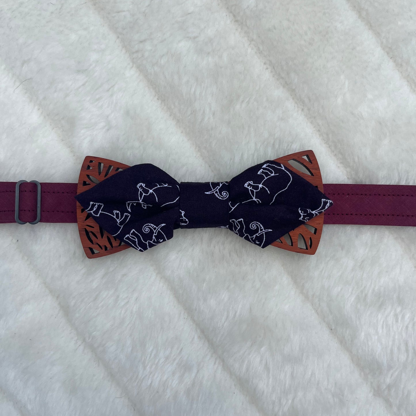 Nœud papillon prune à motif éléphant