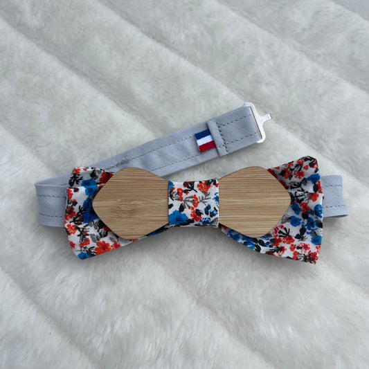 Nœud papillon à motif fleuri