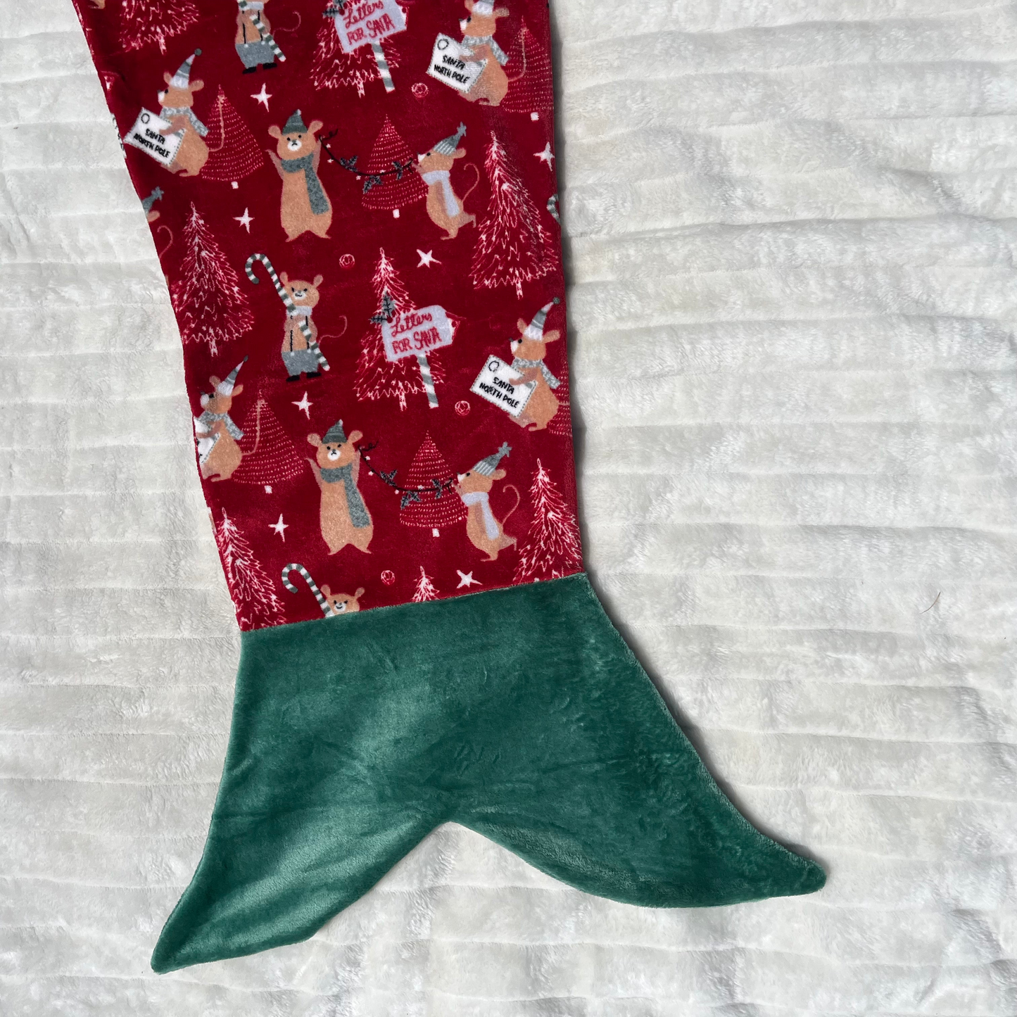 Plaid queue de sirène rouge et vert au motif Noël